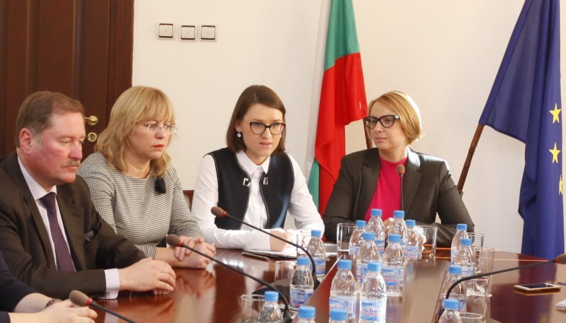 Bulgarian Parliament on technological progress of Lithuanian judicial officers: “It is a dream”
